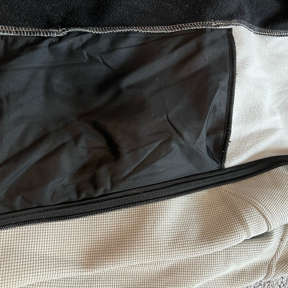 Spider base layer jacket, Size M, no callouts, outer and deep inside pockets - Picture 5 of 6